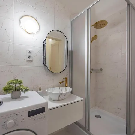 Cozy Boulevard In The Heart Of בודפשט