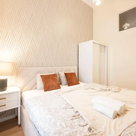 Cozy Boulevard In The Heart Of בודפשט